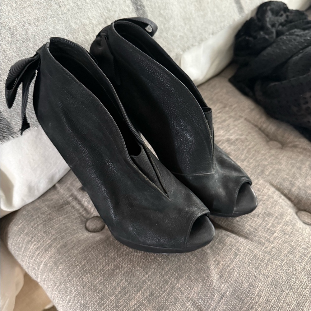 Vera Wang Black Heeled Boots with Stiletto Design